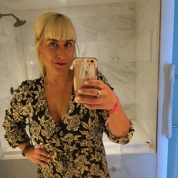 Meet your Posher, Caitlin - Picture 3 of 4